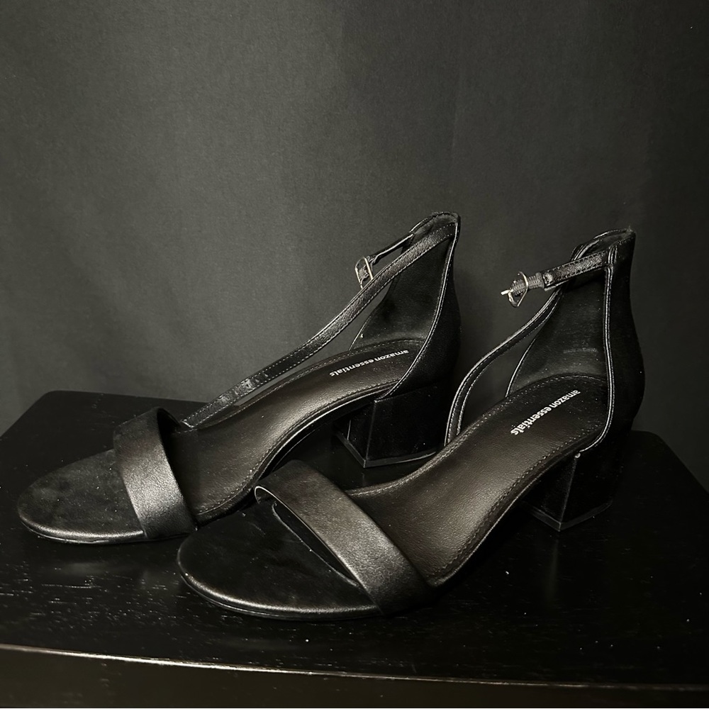 Amazon Essentials 9 1/2 Sandals